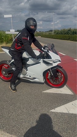 Fastnwhite Ducati Panigale 959 Moto