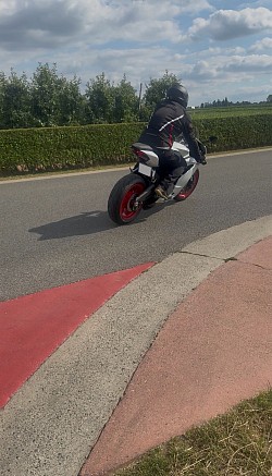 Fastnwhite Ducati Panigale 959 Moto