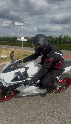 Fastnwhite Ducati Panigale 959 Moto