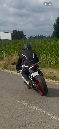 Fastnwhite Ducati Panigale 959 Moto