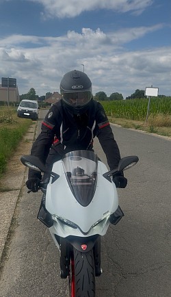 Fastnwhite Ducati Panigale 959 Moto
