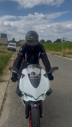 Fastnwhite Ducati Panigale 959 Moto
