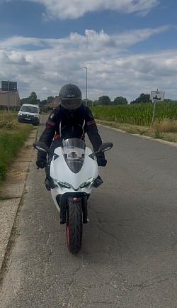 Fastnwhite Ducati Panigale 959 Moto