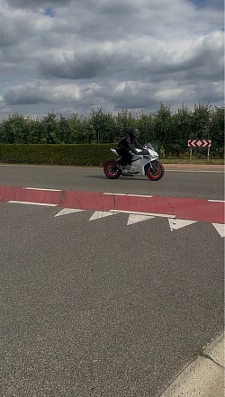 Fastnwhite Ducati Panigale 959 Moto