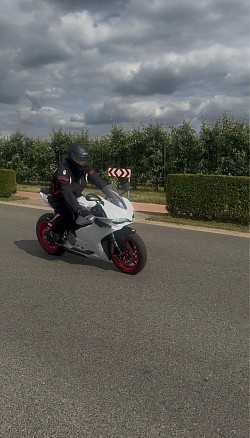Fastnwhite Ducati Panigale 959 Moto