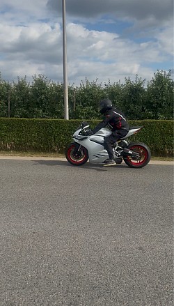 Fastnwhite Ducati Panigale 959 Moto