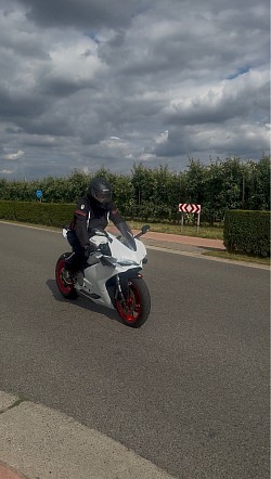 Fastnwhite Ducati Panigale 959 Moto