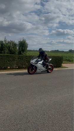 Fastnwhite Ducati Panigale 959 Moto