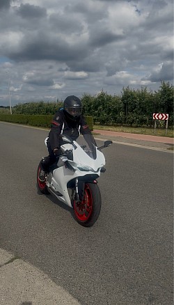 Fastnwhite Ducati Panigale 959 Moto