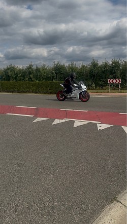 Fastnwhite Ducati Panigale 959 Moto