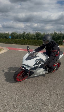 Fastnwhite Ducati Panigale 959 Moto