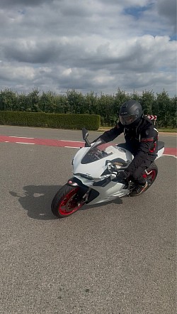 Fastnwhite Ducati Panigale 959 Moto